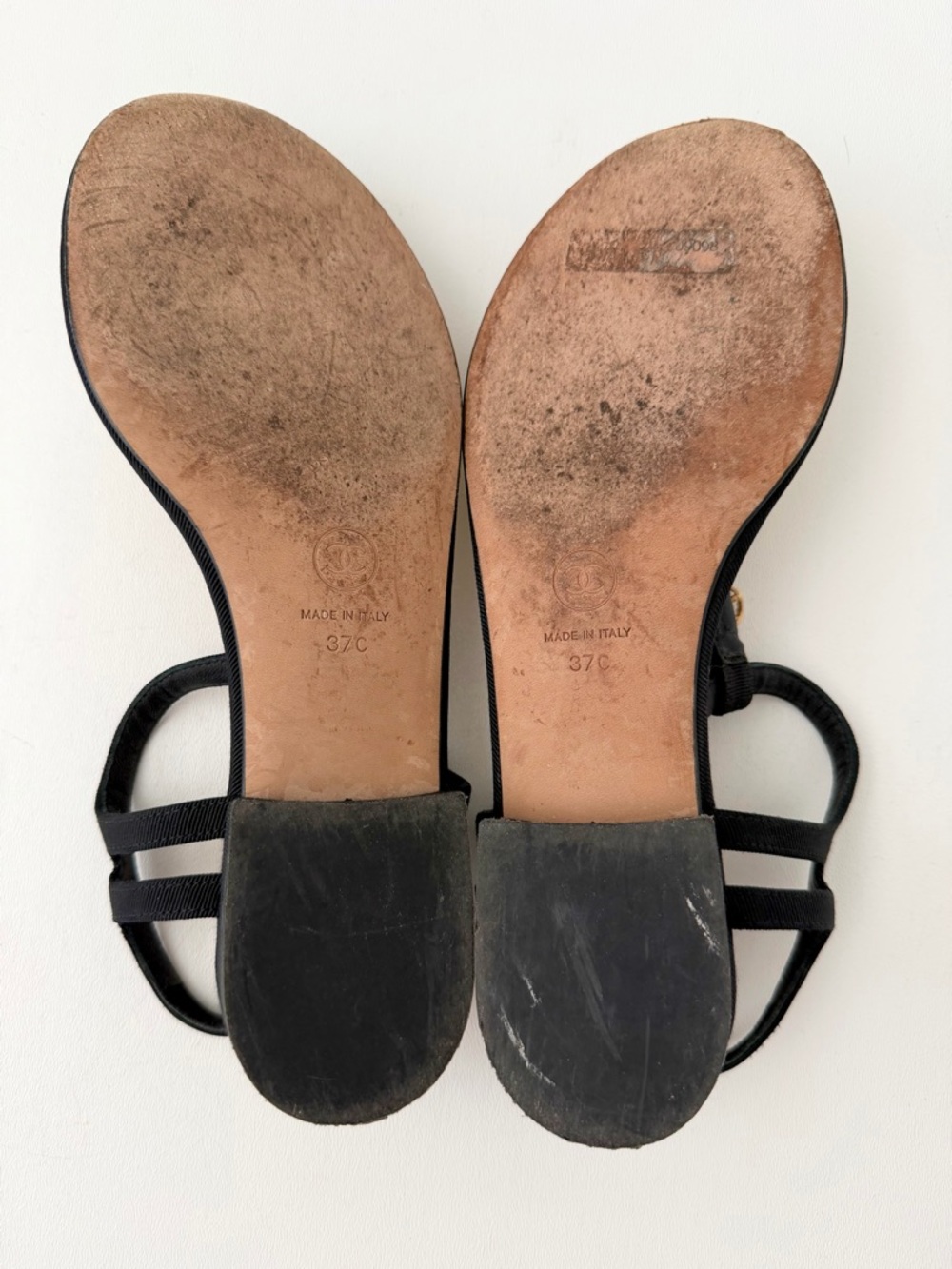 CHANEL | Pearl Camellia Black Grosgrain Thong Sandals CC Logo Slingback EU 37C - Picture 15 of 16